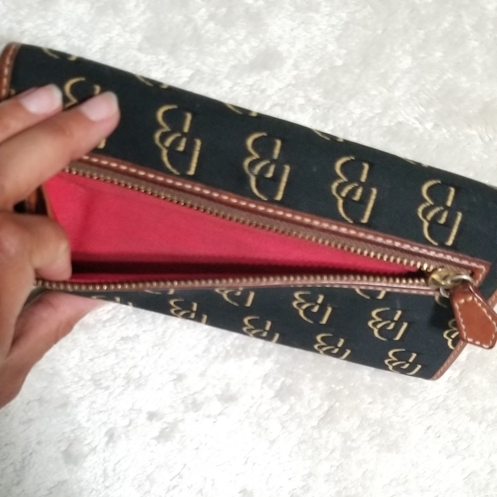 Dooney & Bourke Billfold/checkbook Black and Gold Wallet - Picture 2 of 13